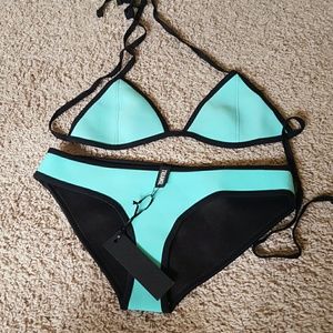 Triangle?Neoprene bikini