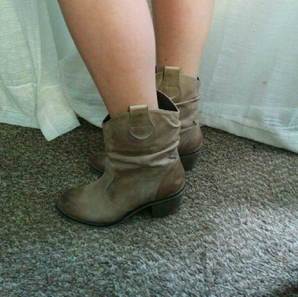 Aldo Grey Leather Boots Size 38/8