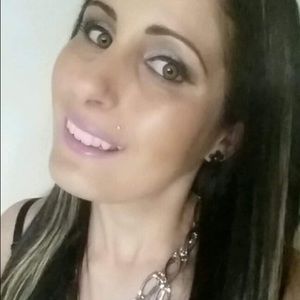 Meet your Posher, Alessandra