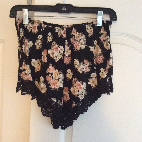 Floral & Lace Short Shorts