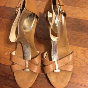 Price Reduced! Nine West gold and tan heel sandal