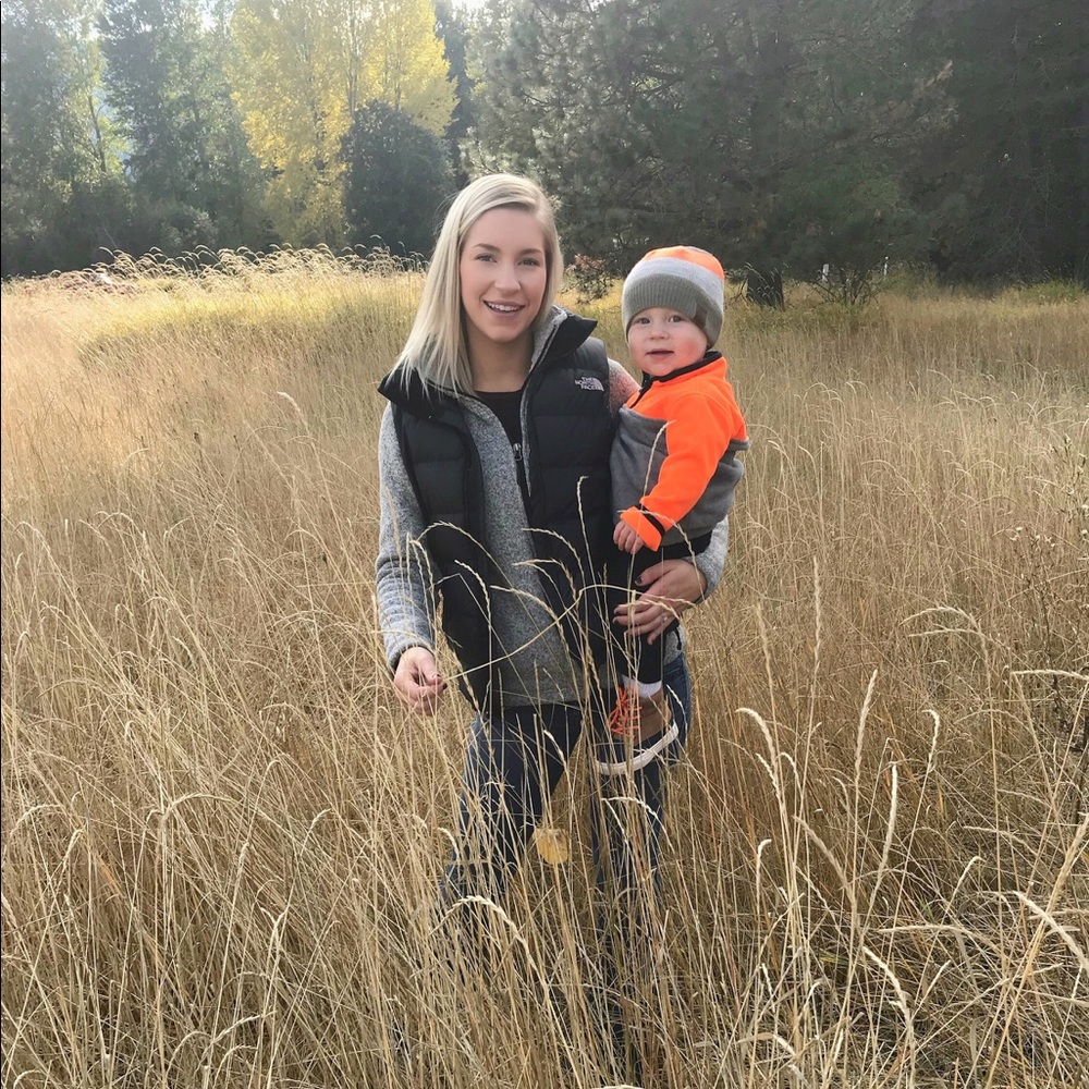 Meet your Posher, Caitlin