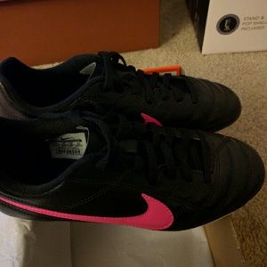 NIKE women Soccer shoes pink and black size 7
