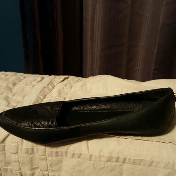 Black Leather Elliott Luca Pointed-Toe Flat