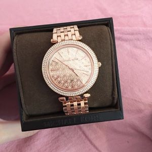 Comes with box