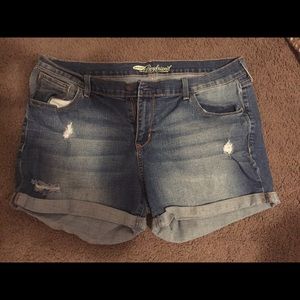 Old navy boyfriend style shorts