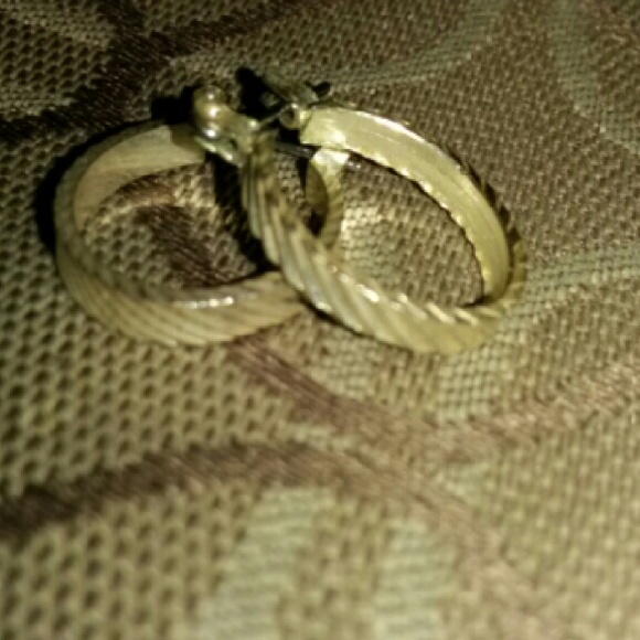 gold earings
