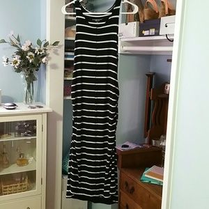 LIZ LANGE MATERNITY dress