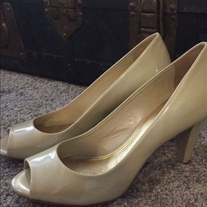 Only wore one time! Very comfortable