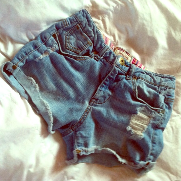 High-waisted Frayed Shorts