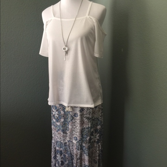 REDUCED! 🆕White Spaghetti Strap Open Shoulder Top - Picture 3 of 4