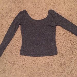 Gray long sleeve crop top