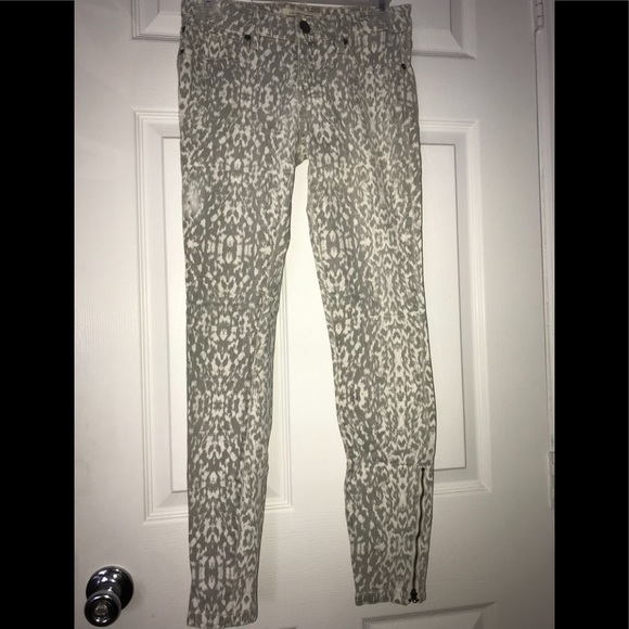 Forever 21 jeans - Picture 2 of 7