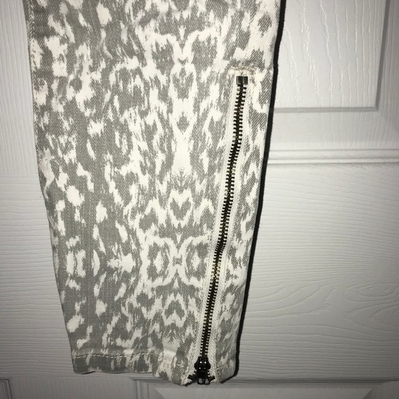 Forever 21 jeans - Picture 4 of 7