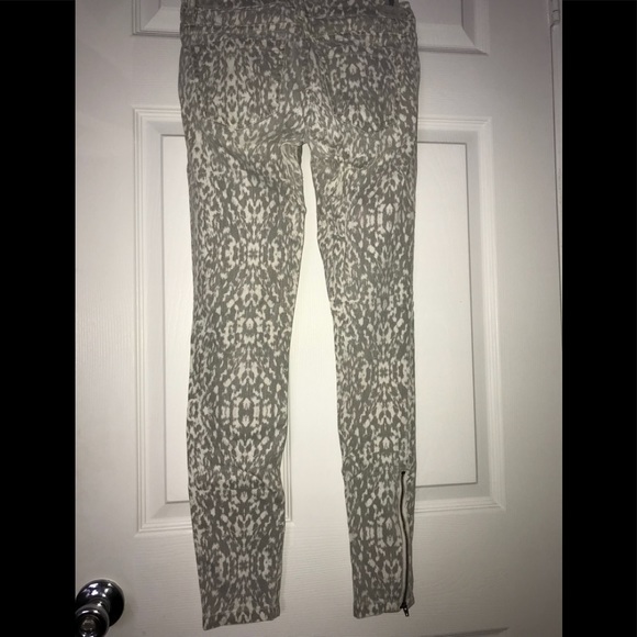 Forever 21 jeans - Picture 3 of 7