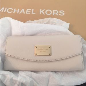 Michael Kors Wallet (Cream)