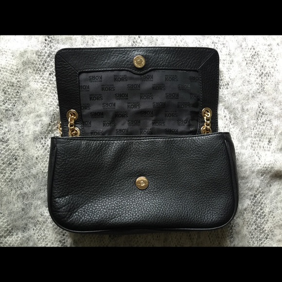 {SOLD} Michael Kors Purse - Picture 3 of 4