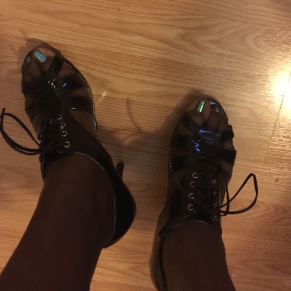 🍒🍒NWB Black Patent Leather Lace up Heels sz10M🍒 - Picture 1 of 4