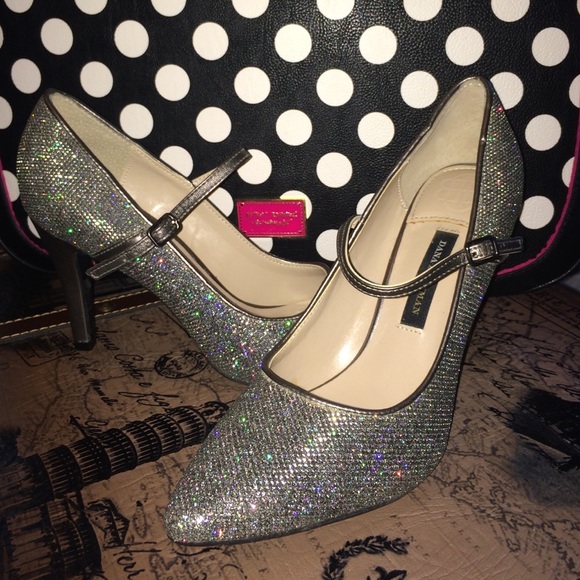 ‼️Dana Buchman Sparkle heels!