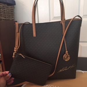 Signature Michael Kors Tote