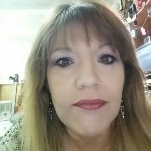 Meet your Posher, Deedee