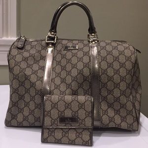 Gucci Tote & Matching Wallet!