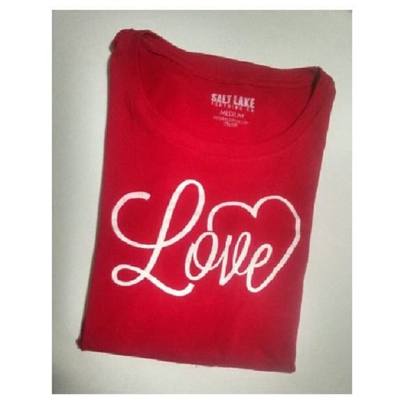 FINAL ...Red "Love" Short Sleeve t-shirt - Picture 4 of 4