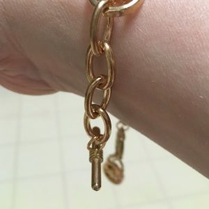 Michael Michael Kors toggle bracelet rose gold