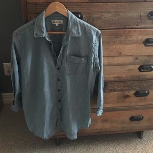 MADEWELL OVERSIZED CHAMBRAY SHIRT