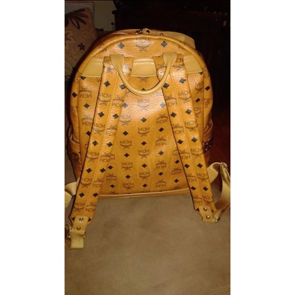 AUTHENTIC MCM BACK BACK - Picture 2 of 3