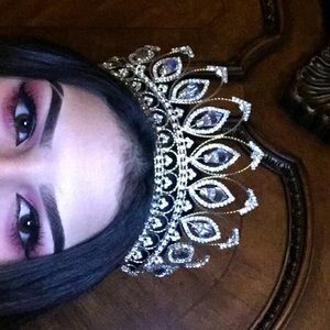 Meet your Posher, Edith