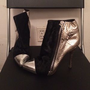 JEAN-MICHEL CAZABAT
BLACK/SILVER Boots
