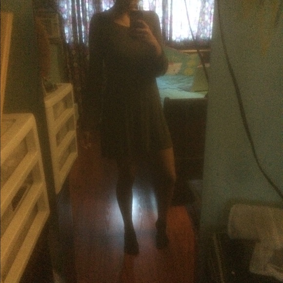 Forever 21 long sleeve dress - Picture 2 of 2