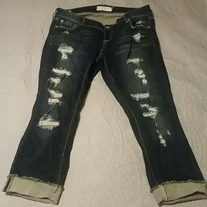 Torrid boyfriend fit cuffed denim capris