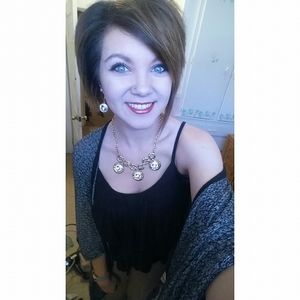 Meet your Posher, Mallory