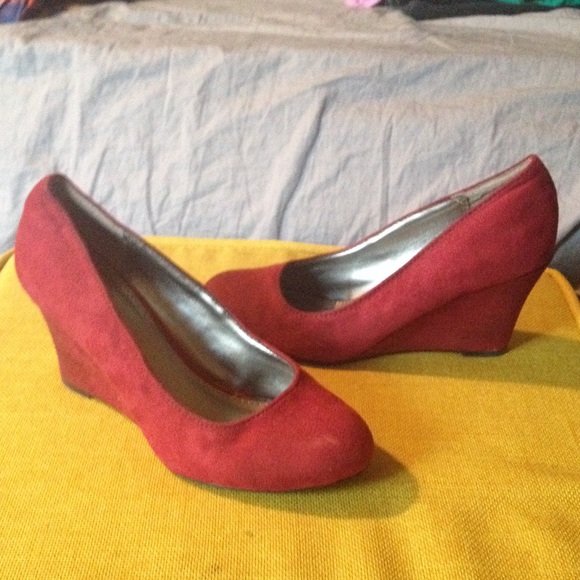 Red wedges