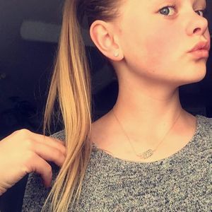 Meet your Posher, Scarlet