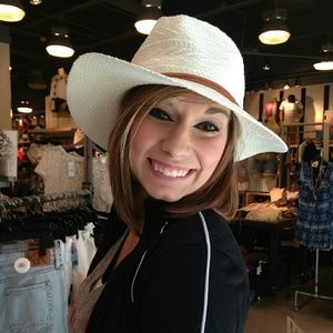 Meet your Posher, Marissa