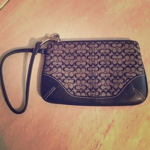 Coach wristlet black