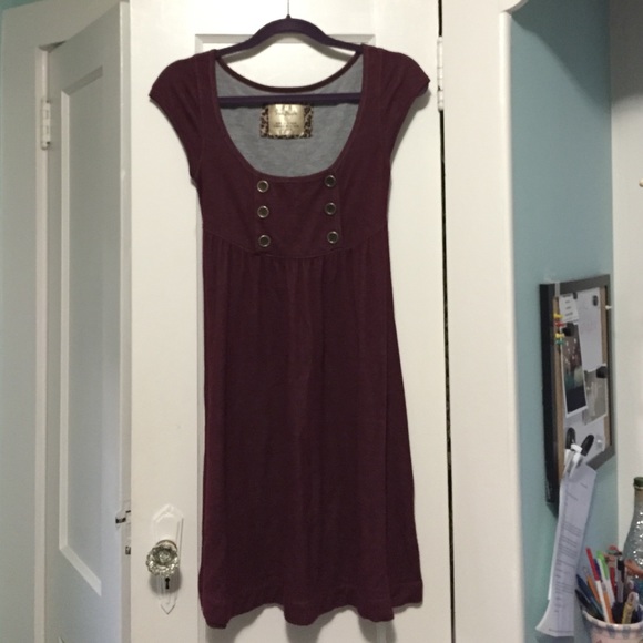 Burgundy short sleeve dress