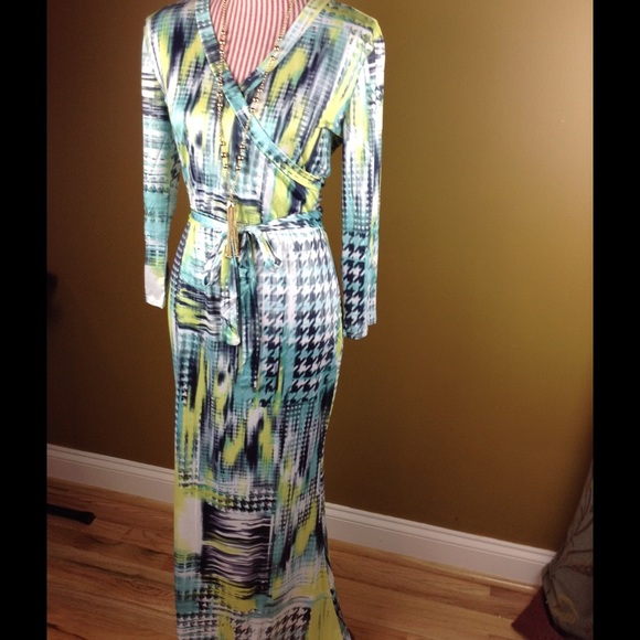 Lemon-Lime Abstract Printed Maxi Dress - Picture 2 of 4