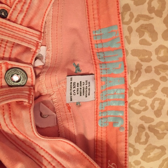 Stretchy pinkish capris - Picture 2 of 3