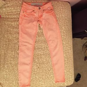 Stretchy pinkish capris
