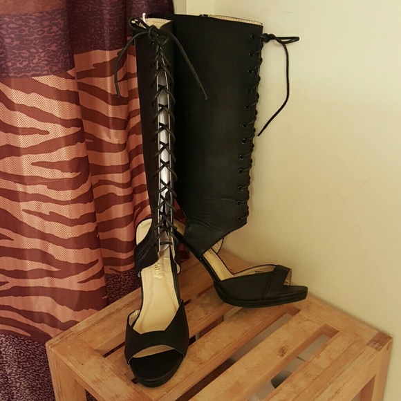 Gladiator Tie-up and Zip Heels - Picture 2 of 4