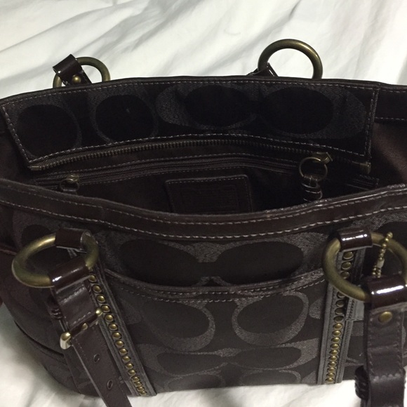 Coach bucket purse - Picture 2 of 4