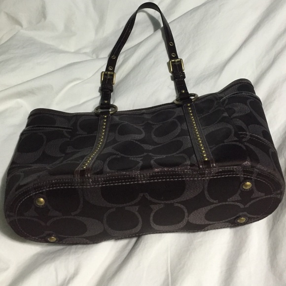 Coach bucket purse - Picture 4 of 4