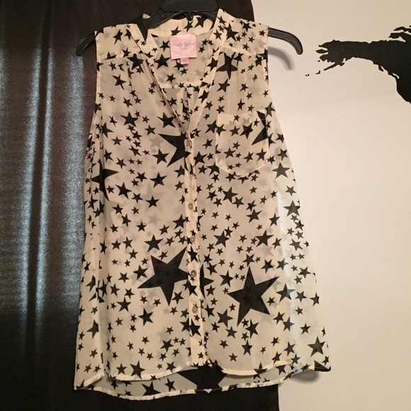 Romeo & Juliet Couture Button down - Picture 1 of 2