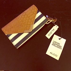 Smartphone friendly wallet (iPhone 5) made by ALDO