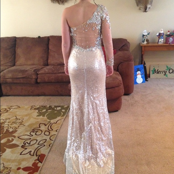 Prom dress - Picture 2 of 2