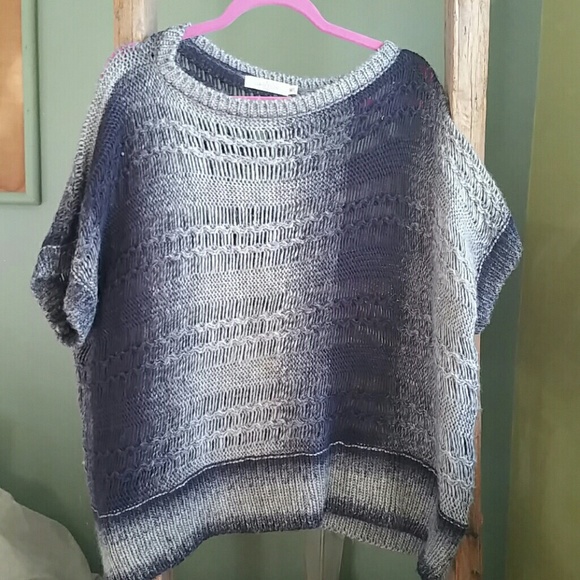 Beautiful short sleeved sweater